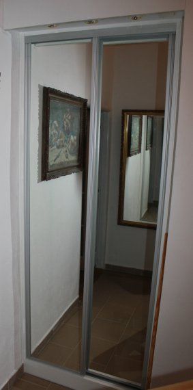 Skříň zrcadla